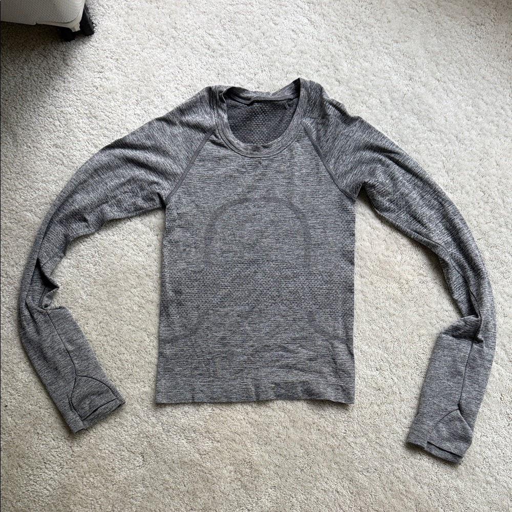lululemon athletica Heather Gray Long Sleeve Top